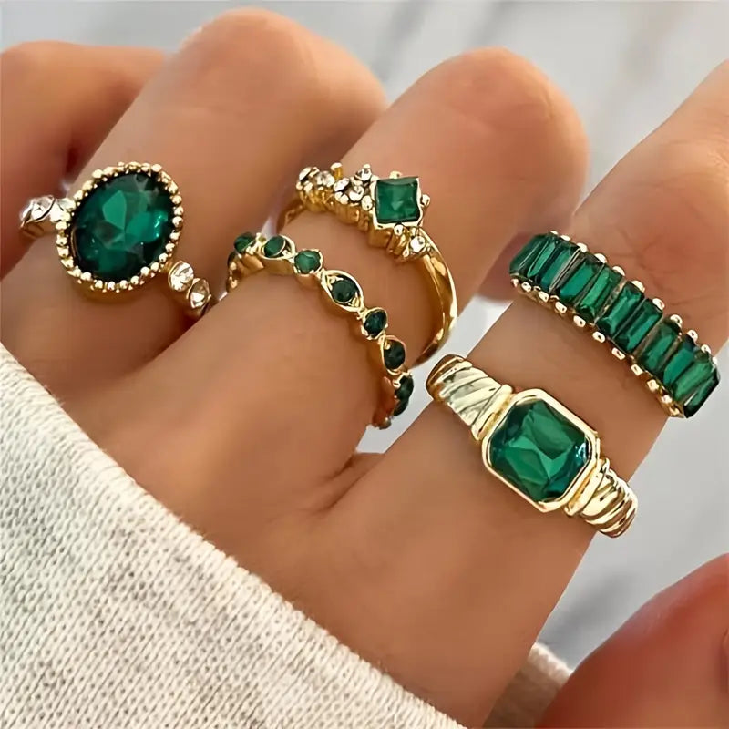 Zarina Exquisite Emerald Ring Set