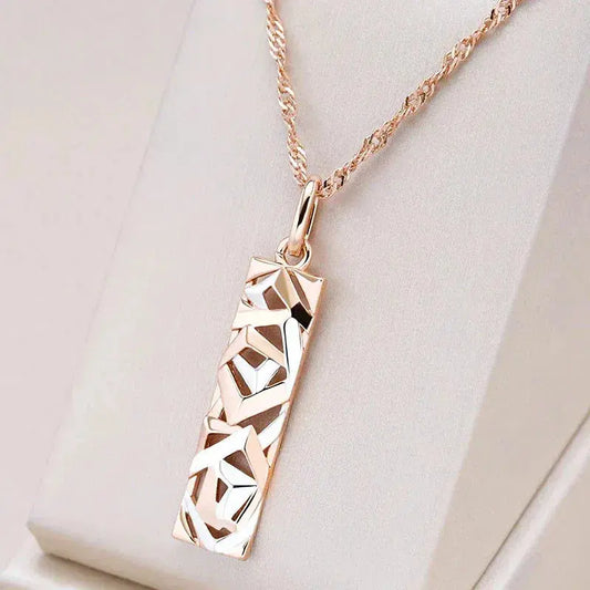 Elegant necklace in silver and golden