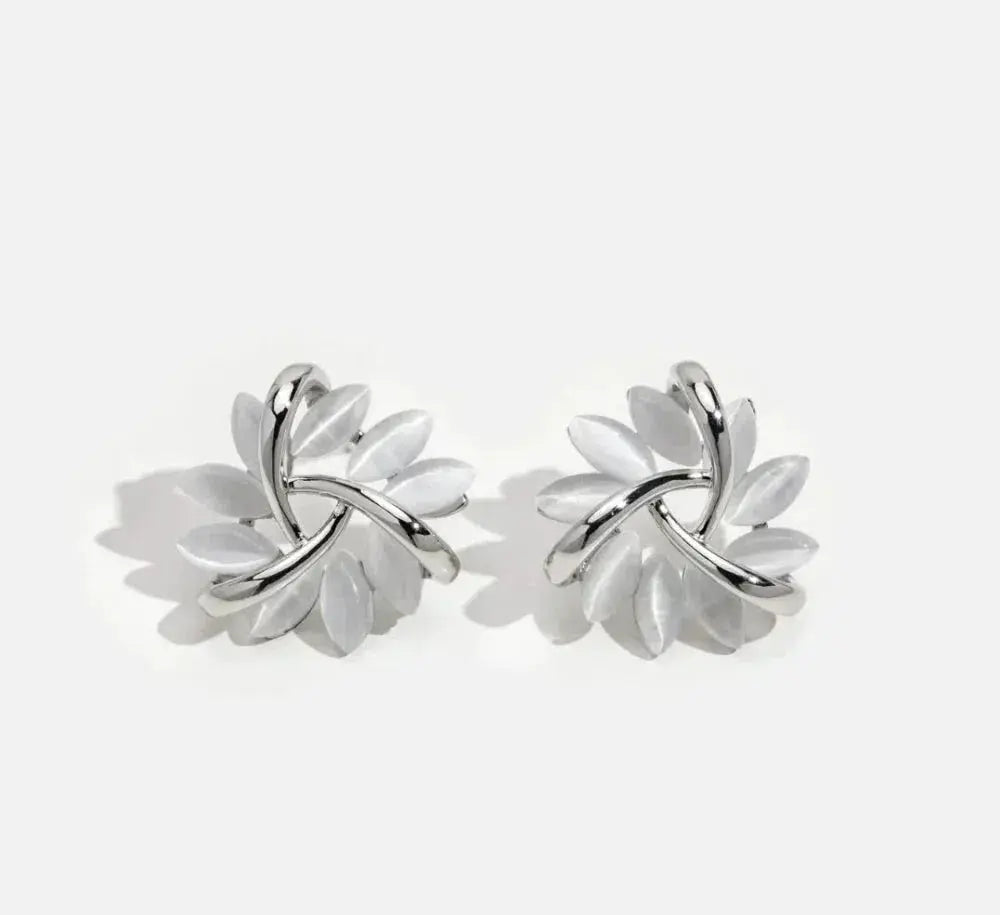 Elegant and exquisite opal petal circle stud earrings in golden